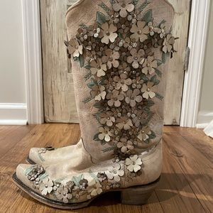 Corral White Floral Overlay Embroidered Studded Snip Toe Cowboy Boots Size 9M
